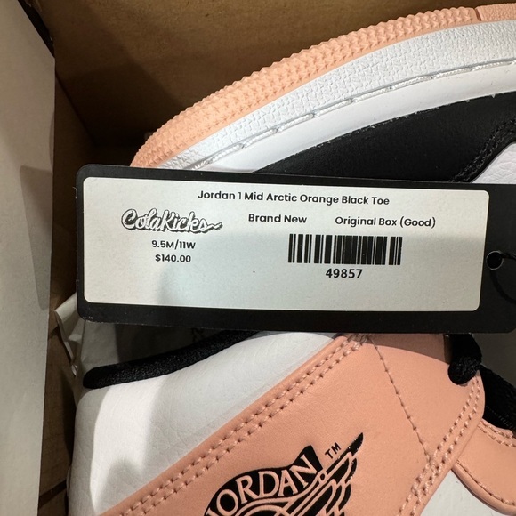 Jordan 1 Arctic Orange and Black Size 9.5M/11W - Picture 2 of 3